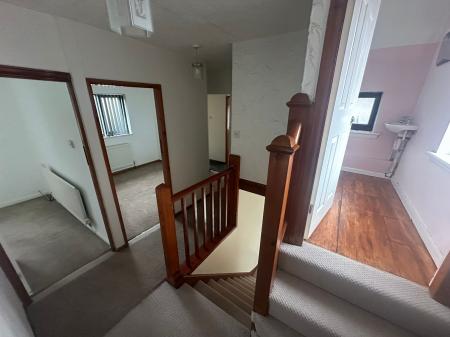 4 bedroom Semi-detached house to let in Large Avenue, Wednesbury, WS10