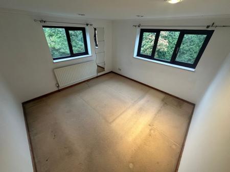 4 bedroom Semi-detached house to let in Large Avenue, Wednesbury, WS10