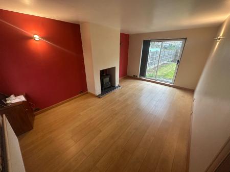 4 bedroom Semi-detached house to let in Large Avenue, Wednesbury, WS10