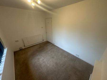 4 bedroom Semi-detached house to let in Large Avenue, Wednesbury, WS10