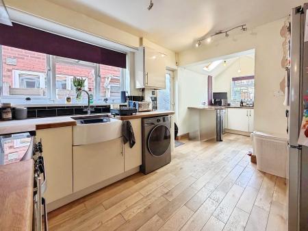 3 bedroom Semi-detached house for sale in Richards Street, Darlaston, Wednesbury, WS10