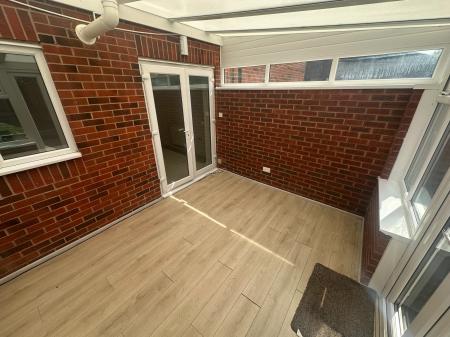 3 bedroom Semi-detached house to let in Jonah Drive,, Tipton, DY4