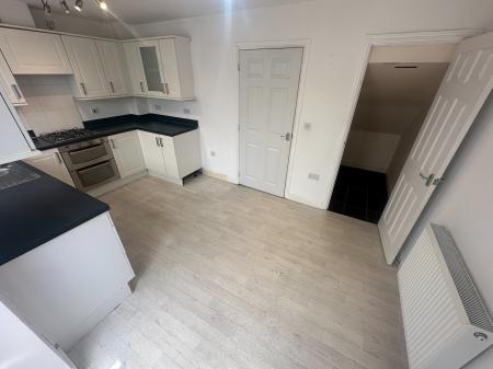 3 bedroom Semi-detached house to let in Jonah Drive,, Tipton, DY4