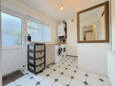 4 bedroom Semi-detached house for sale in Lansbury Avenue, Wednesbury, Wednesbury, WS10