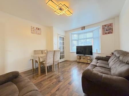 4 bedroom Semi-detached house for sale in Lansbury Avenue, Wednesbury, Wednesbury, WS10