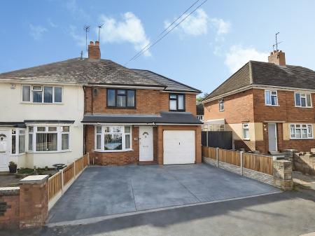 4 bedroom Semi-detached house for sale in Lansbury Avenue, Wednesbury, Wednesbury, WS10
