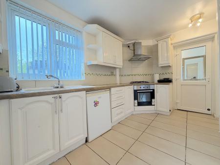 4 bedroom Semi-detached house for sale in Lansbury Avenue, Wednesbury, Wednesbury, WS10