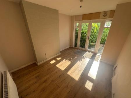 3 bedroom Semi-detached house to let in Collins Road, Wednesbury, WS10