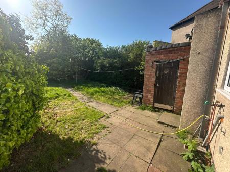 3 bedroom Semi-detached house to let in Collins Road, Wednesbury, WS10