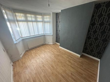 3 bedroom Semi-detached house to let in Collins Road, Wednesbury, WS10