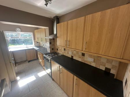 3 bedroom Semi-detached house to let in Collins Road, Wednesbury, WS10