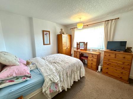 2 bedroom Semi-detached house for sale in Griffiths Road, West Bromwich, B71