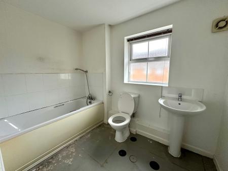 3 bedroom Detached house to let in Puddlers Grove, Wednesbury, WS10