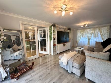 6 bedroom Detached house for sale in The Leasowes, Great Bridge, Tipton, DY4
