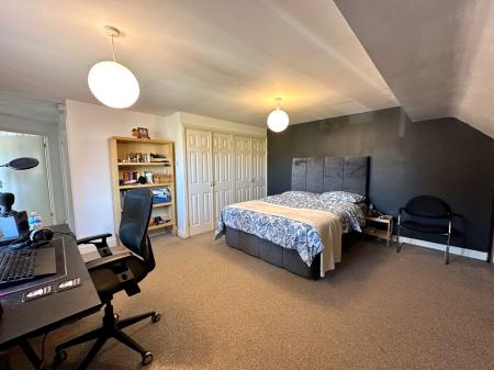 6 bedroom Detached house for sale in The Leasowes, Great Bridge, Tipton, DY4