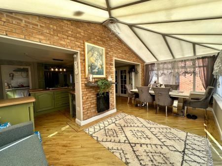 6 bedroom Detached house for sale in The Leasowes, Great Bridge, Tipton, DY4