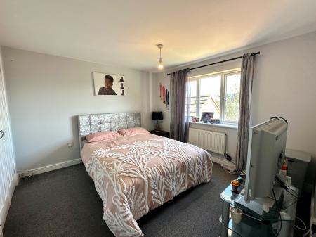 6 bedroom Detached house for sale in The Leasowes, Great Bridge, Tipton, DY4