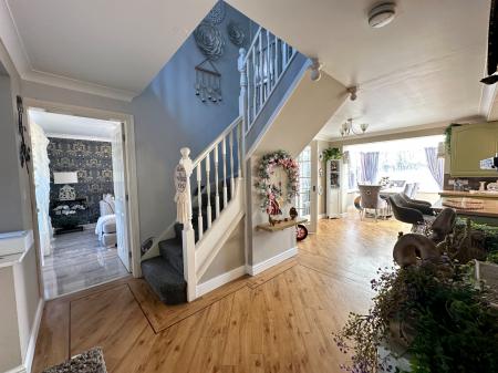 6 bedroom Detached house for sale in The Leasowes, Great Bridge, Tipton, DY4