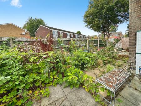 3 bedroom End of terrace house for sale in Eastfield Road, Princes End, Tipton, DY4