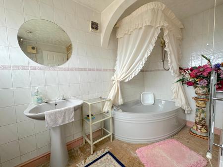 3 bedroom End of terrace house for sale in Eastfield Road, Princes End, Tipton, DY4