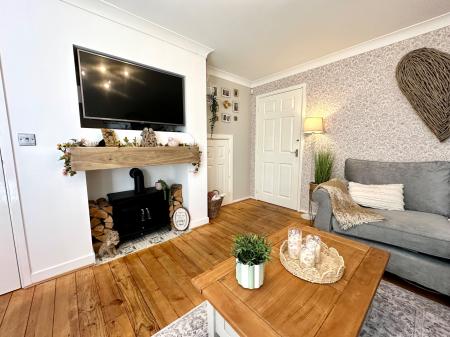 4 bedroom Semi-detached house for sale in Woden Road West, Wednesbury, Wednesbury, WS10