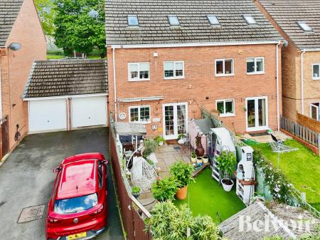 4 bedroom Semi-detached house for sale in Woden Road West, Wednesbury, Wednesbury, WS10