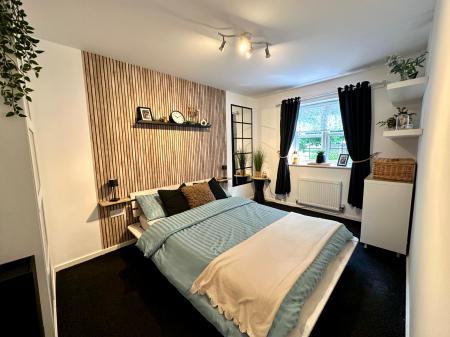 4 bedroom Semi-detached house for sale in Woden Road West, Wednesbury, Wednesbury, WS10