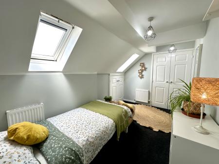 4 bedroom Semi-detached house for sale in Woden Road West, Wednesbury, Wednesbury, WS10