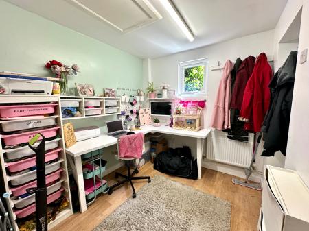 4 bedroom Semi-detached house for sale in Woden Road West, Wednesbury, Wednesbury, WS10