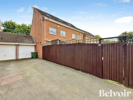 4 bedroom Semi-detached house for sale in Woden Road West, Wednesbury, Wednesbury, WS10