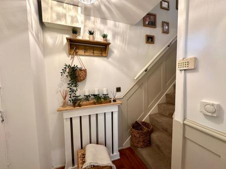 4 bedroom Semi-detached house for sale in Woden Road West, Wednesbury, Wednesbury, WS10