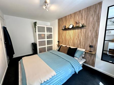 4 bedroom Semi-detached house for sale in Woden Road West, Wednesbury, Wednesbury, WS10
