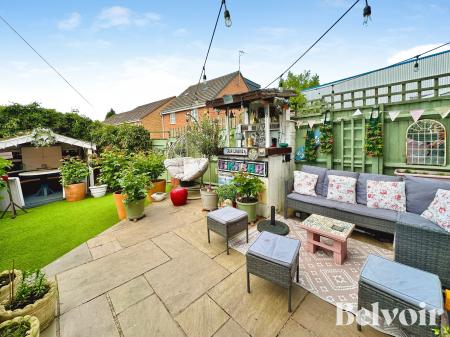 4 bedroom Semi-detached house for sale in Woden Road West, Wednesbury, Wednesbury, WS10