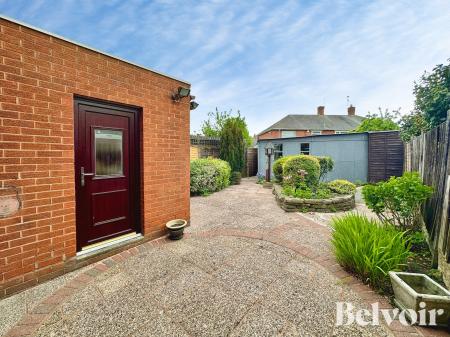 3 bedroom End of terrace house for sale in Oak Lane, West Bromwich, B70