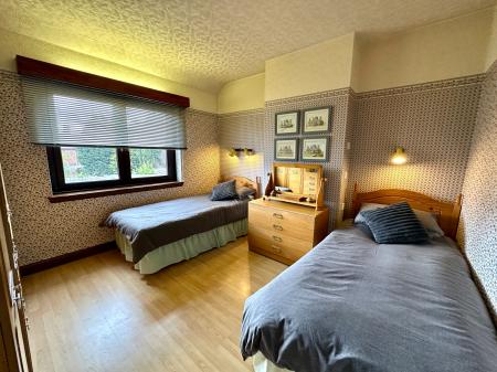 3 bedroom End of terrace house for sale in Oak Lane, West Bromwich, B70