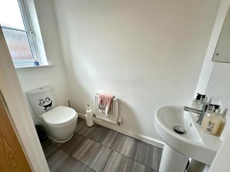 4 bedroom Detached house to let in Bagwall Crescent, Wednesbury, WS10