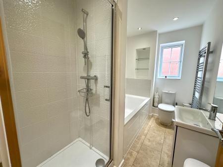 4 bedroom Detached house to let in Bagwall Crescent, Wednesbury, WS10