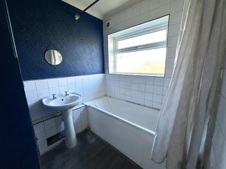 1 bedroom Flat for sale in Oak Close, Tipton, DY4