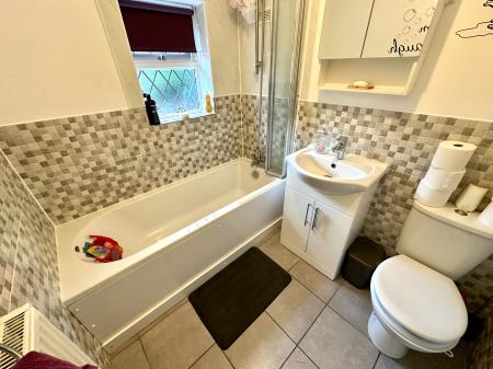 2 bedroom Semi-detached house to let in Dangerfield Lane, Wednesbury, WS10