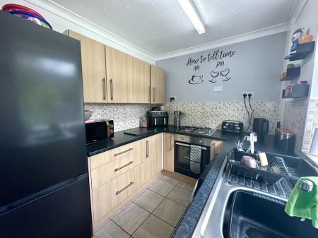 2 bedroom Semi-detached house to let in Dangerfield Lane, Wednesbury, WS10