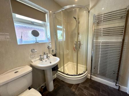 3 bedroom Semi-detached house for sale in Mounts Road, Wednesbury, Wednesbury, WS10