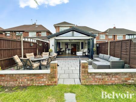 3 bedroom Semi-detached house for sale in Mounts Road, Wednesbury, Wednesbury, WS10