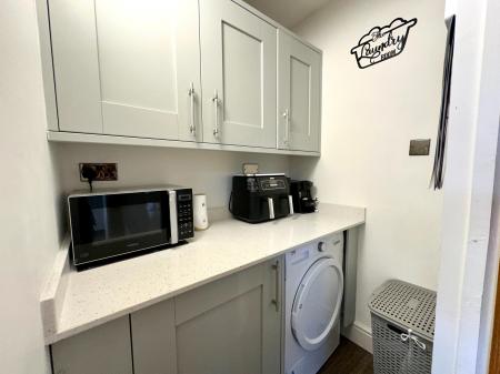 3 bedroom Semi-detached house for sale in Mounts Road, Wednesbury, Wednesbury, WS10