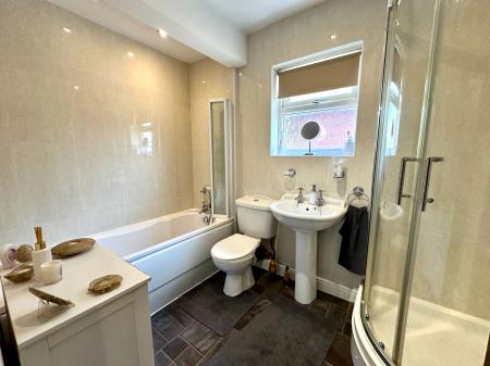 3 bedroom Semi-detached house for sale in Mounts Road, Wednesbury, Wednesbury, WS10
