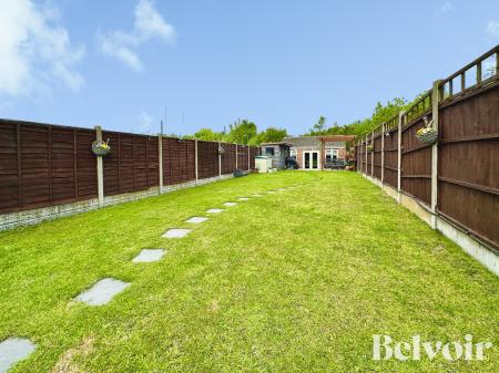 3 bedroom Semi-detached house for sale in Mounts Road, Wednesbury, Wednesbury, WS10