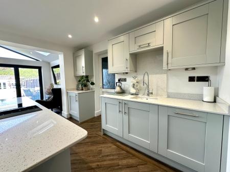 3 bedroom Semi-detached house for sale in Mounts Road, Wednesbury, Wednesbury, WS10