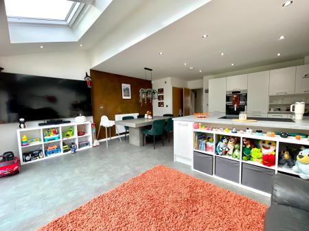 3 bedroom Detached house for sale in Ceramic Close, Wednesbury, WS10