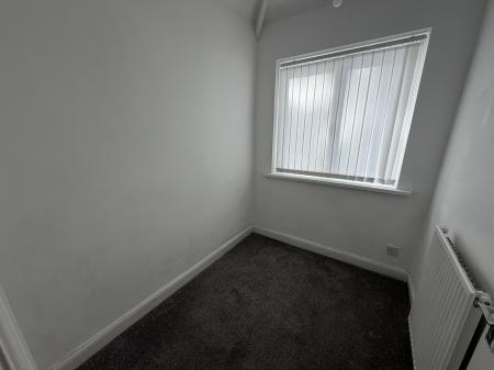 3 bedroom Semi-detached house to let in Kiniths Crescent, West Bromwich, B71