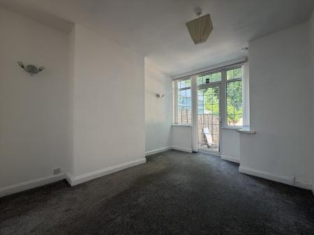 3 bedroom Semi-detached house to let in Kiniths Crescent, West Bromwich, B71