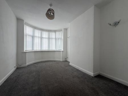 3 bedroom Semi-detached house to let in Kiniths Crescent, West Bromwich, B71